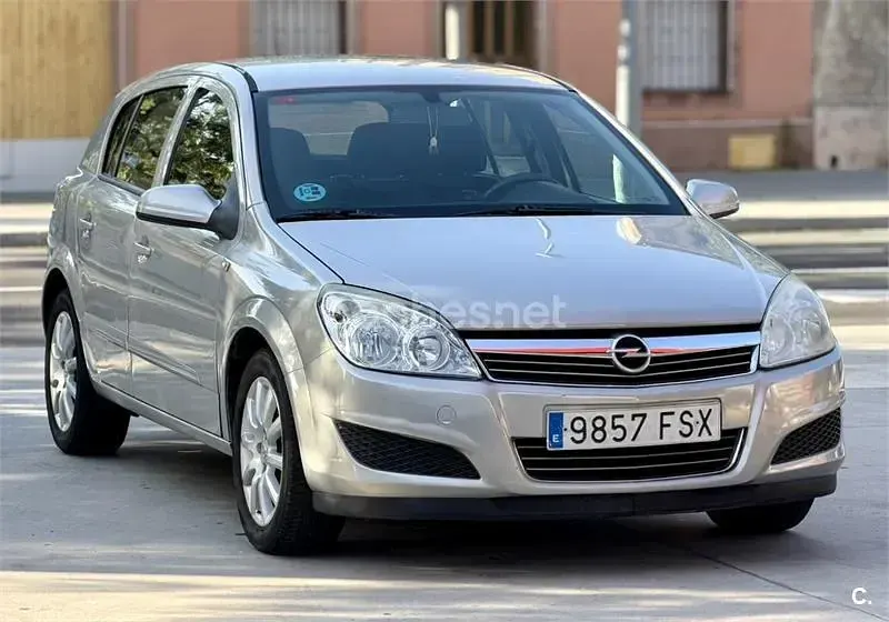 Usado Opel Astra Sport 105 CV (77 kW) 2007 Beige Berlina