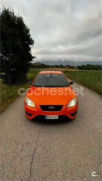 Usado Ford Focus ST 225 CV (165 kW) 2006 Naranja Berlina