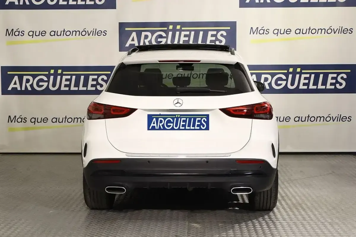 Usado Mercedes GLA180 AMG line 136 CV (100 kW) 2022 Blanco SUV