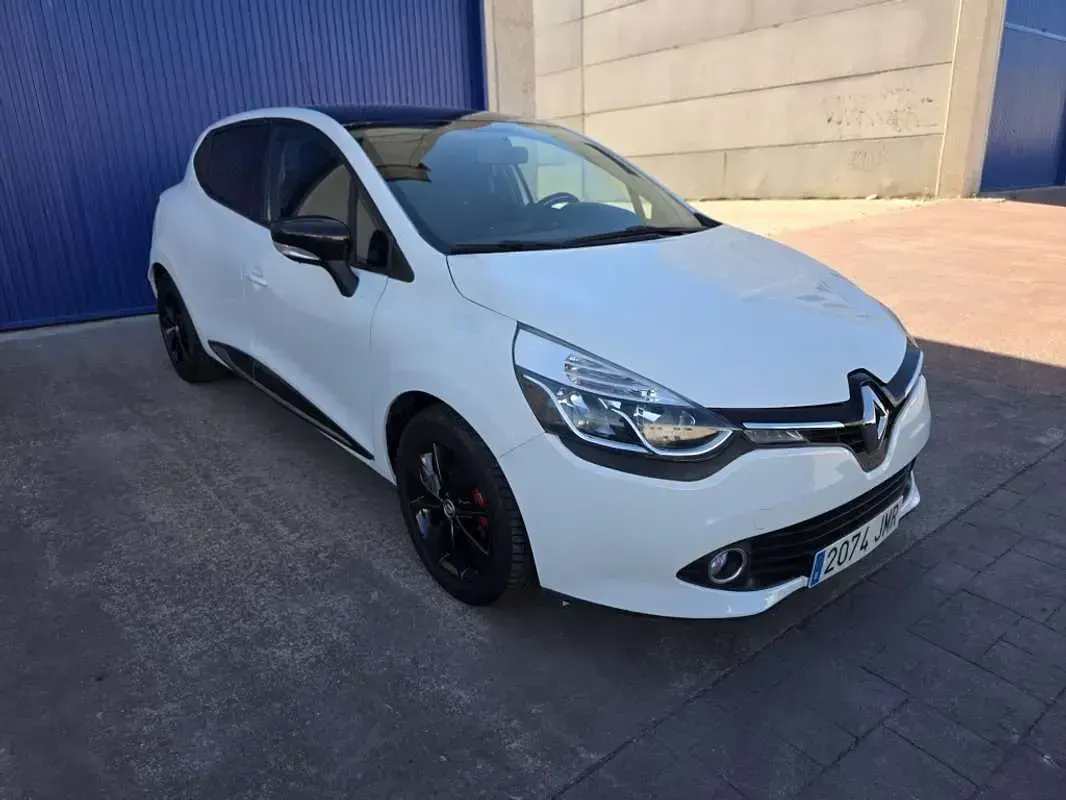 Usado Renault Clio Authentique 73 CV (53 kW) 2016 Blanco Utilitario