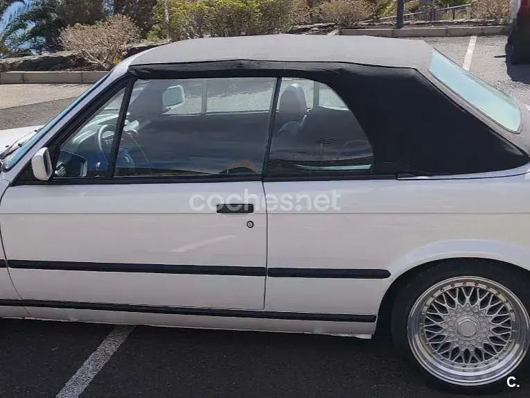 Usado BMW 318 115 CV (84 kW) 1992 Blanco Descapotable