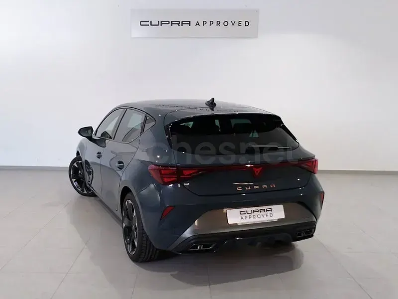 Usado Cupra Leon 150 CV (110 kW) 2025 Gris / plata Berlina