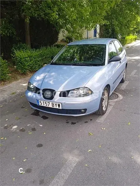 Usado Seat Ibiza Sport 100 CV (73 kW) 2002 Azul Utilitario