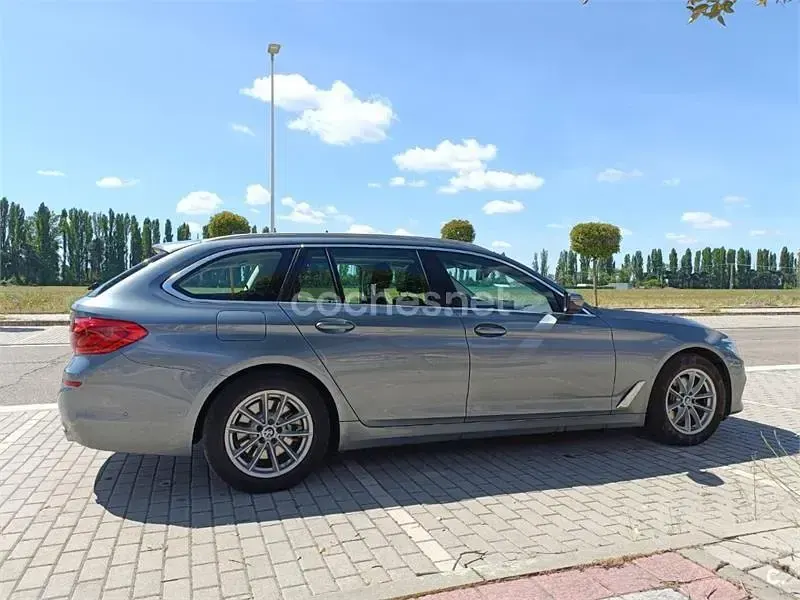 Usado BMW 520 Comfort Edition 190 CV (139 kW) 2017 Gris / plata Familiar