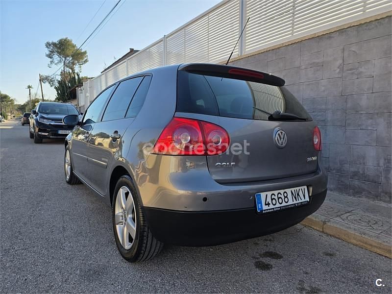 Usado VW Golf VI GT 140 CV (102 kW) 2009 Gris / plata Utilitario