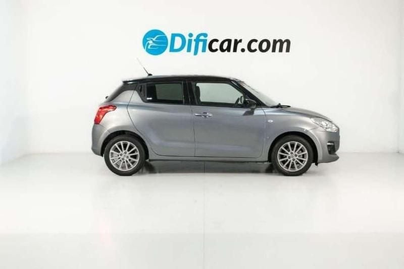 Usado Suzuki Swift 90 CV (66 kW) 2017 Gris Utilitario