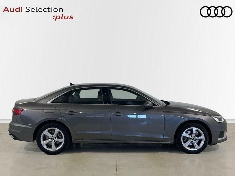 Usado Audi A4 Advanced Plus 136 HP (100 kW) 2022 Cinzento Sedan