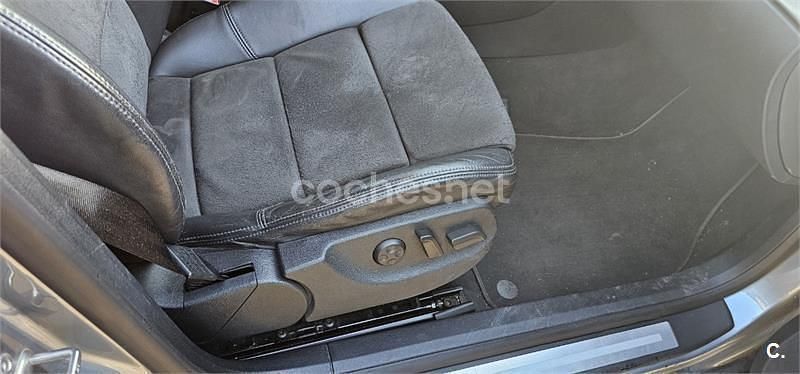 Usado Audi A4 140 CV (102 kW) 2004 Gris / plata Berlina