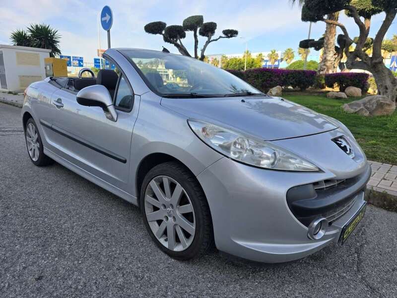 Gris / plata Usado 2008 Peugeot 207 CC Descapotable | 7500 € (Caro) - Imagen 1/4