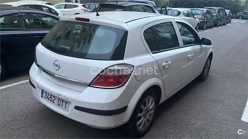 Blanco Usado 2005 Opel Astra Enjoy Berlina | 3200 € (Precio justo) - Imagen 1/3