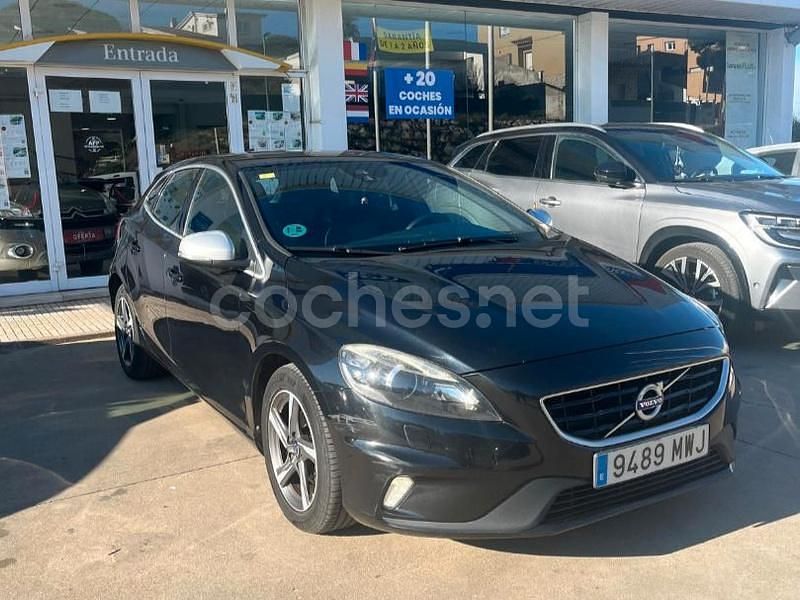 Usado Volvo V40 R-Design Momentum 120 CV (88 kW) 2015 Negro Berlina