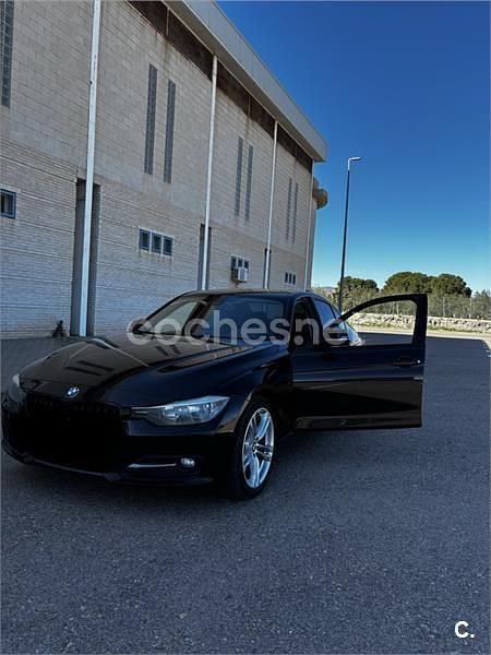 Usado BMW 318 Sport Line 143 CV (105 kW) 2012 Negro Berlina