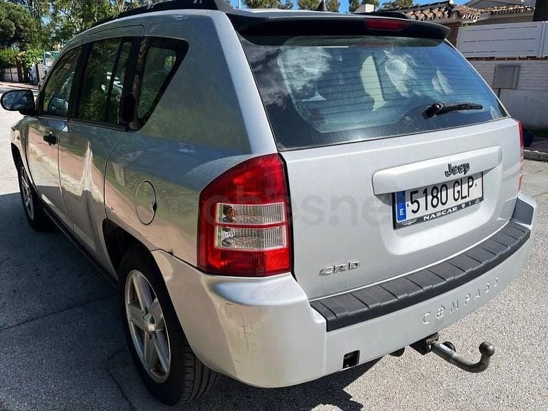 Usado Jeep Compass Sport 140 CV (102 kW) 2009 Gris / plata SUV