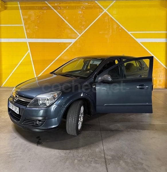 Usado Opel Astra Enjoy 105 CV (77 kW) 2006 Gris / plata Berlina