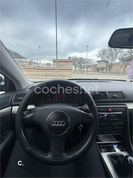 Usado Audi A4 150 CV (110 kW) 2002 Gris / plata Berlina