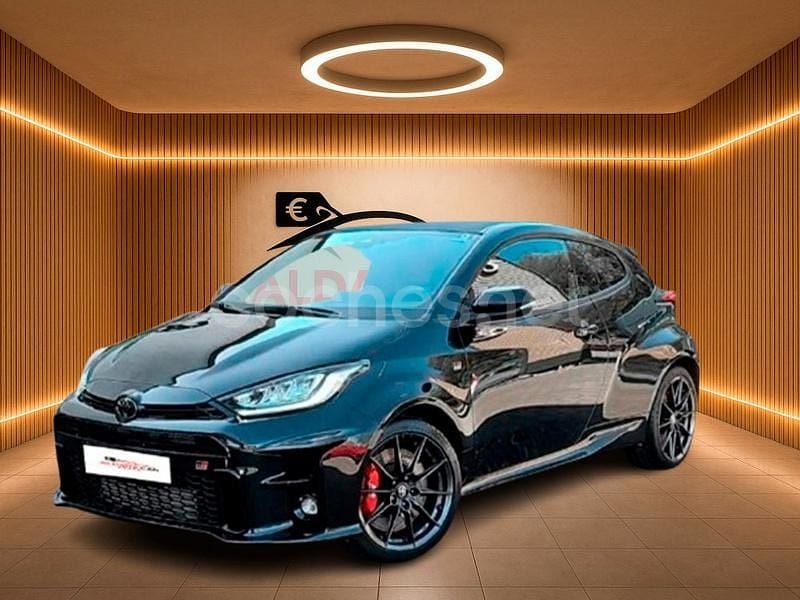 Negro Usado 2024 Toyota Yaris Berlina | 31.990 € (Super precio) - Imagen 1/4