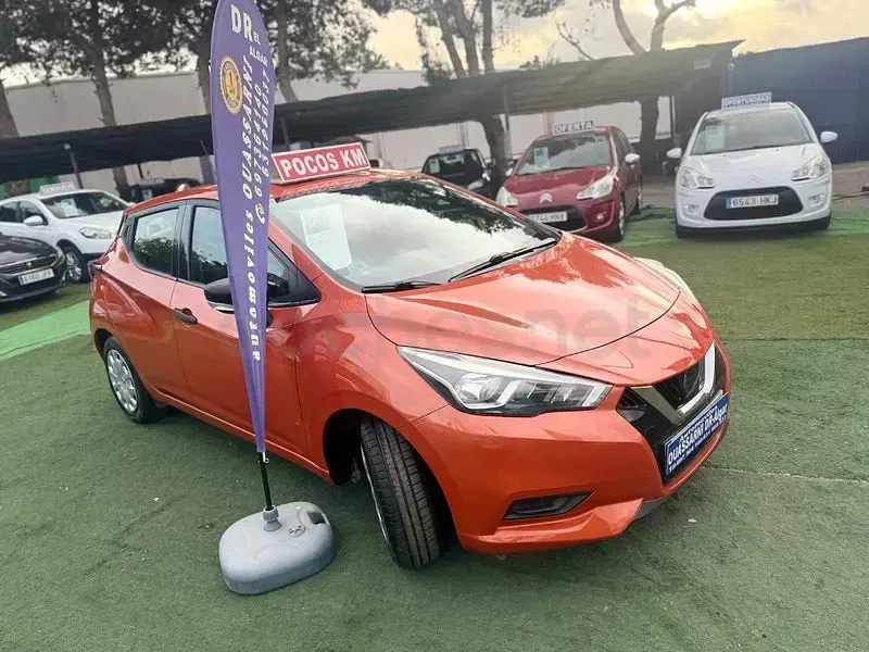 Usado Nissan Micra Acenta 71 CV (52 kW) 2018 Naranja Utilitario