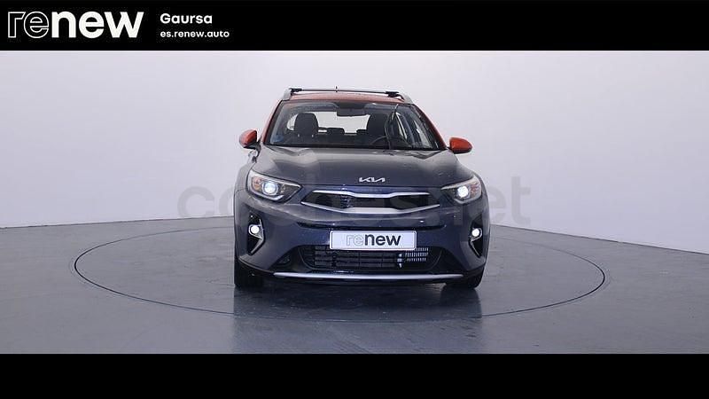 Usado Kia Stonic 100 CV (73 kW) 2021 Gris / plata SUV