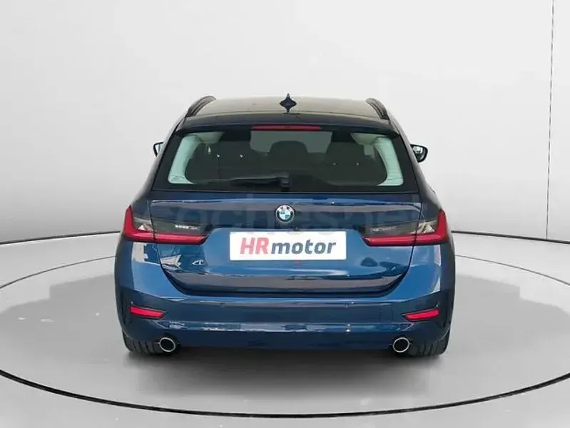 Usado BMW 318 Shadowline 150 CV (110 kW) 2020 Azul Familiar