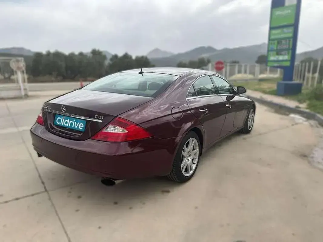 Usado Mercedes CLS350 224 CV (164 kW) 2005 Burdeos Coupe