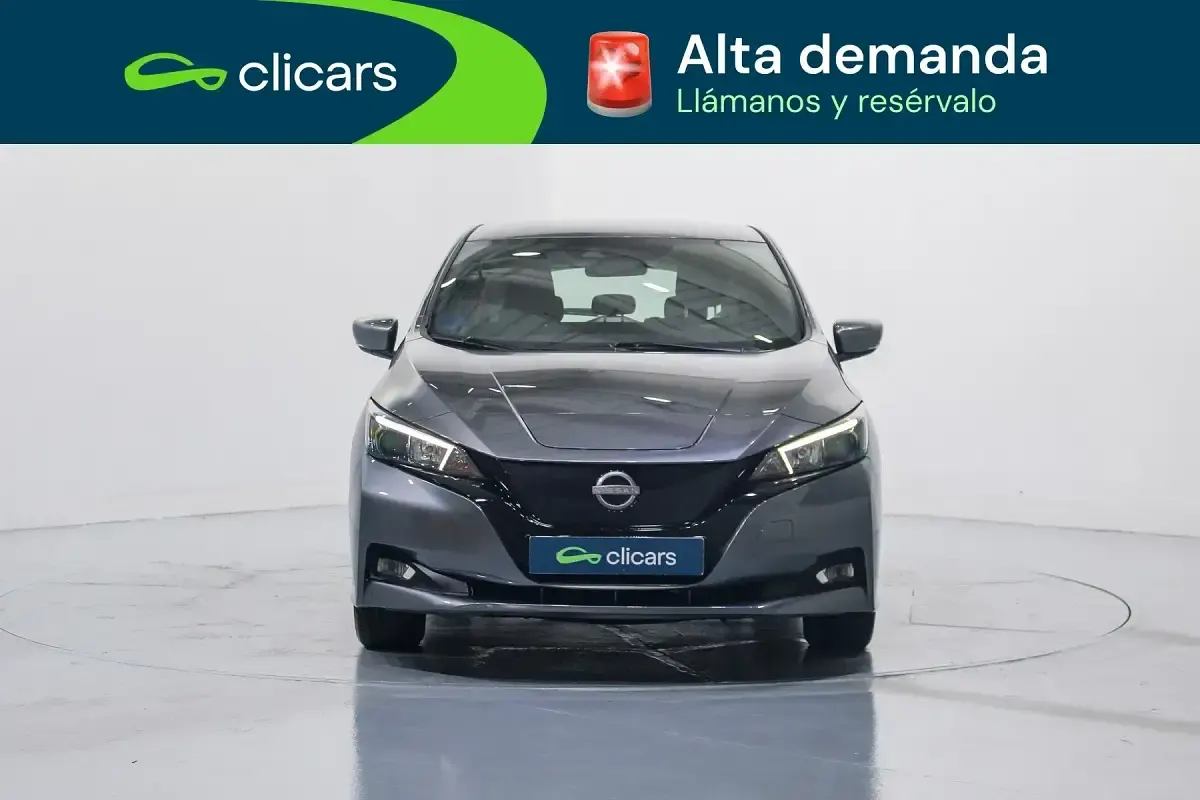Usado Nissan Leaf Acenta 110 kW (150 CV) 2024 Gris Utilitario