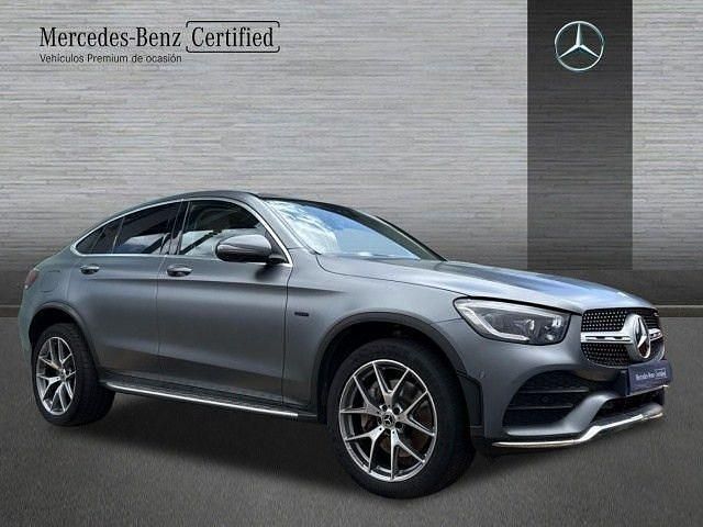 Usado Mercedes GLC300e AMG line 306 CV (225 kW) 2021 Gris selenita