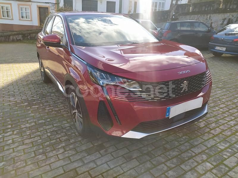 Usado Peugeot 3008 Allure 225 CV (165 kW) 2021 Granate SUV