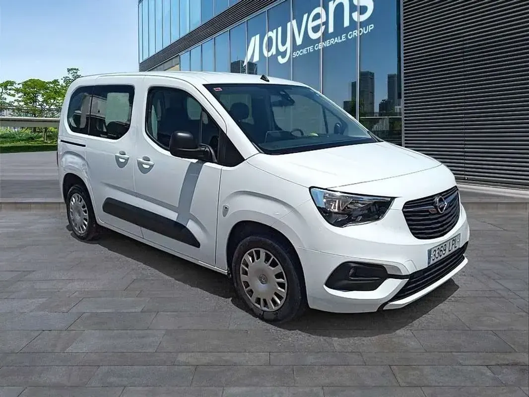 Usado Opel Combo Life Edition+ 102 CV (75 kW) 2021 Blanco Monovolumen