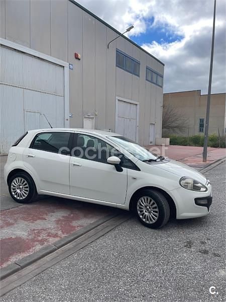 Usado Fiat Punto Evo Dynamic 65 CV (47 kW) 2010 Blanco Utilitario