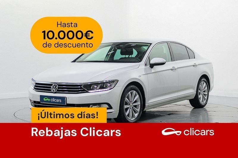 Blanco Usado 2019 VW Passat Advance Berlina | 20.490 € (Un poco caro) - Imagen 1/4