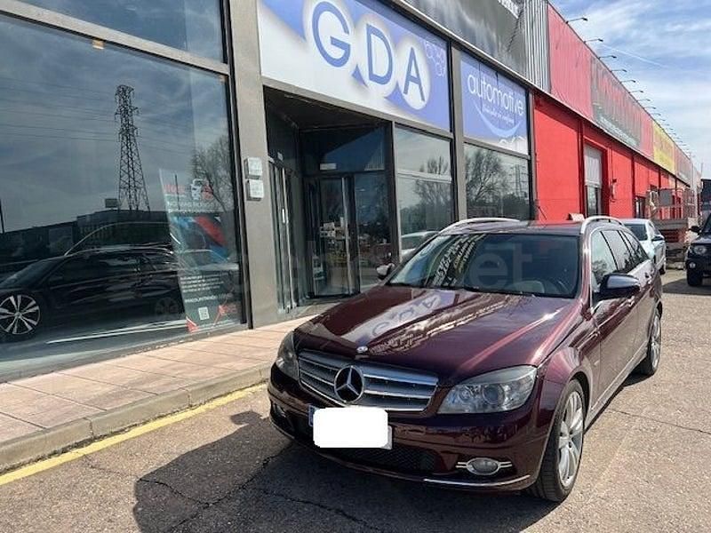 Usado Mercedes C230 Classic 204 CV (150 kW) 2008 Granate Familiar