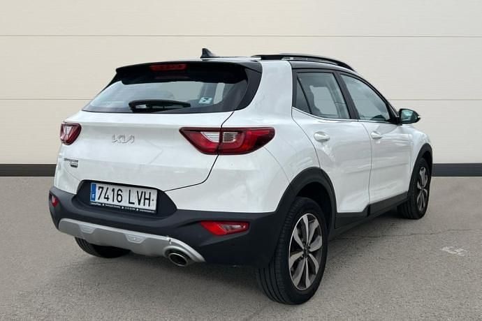 Usado Kia Stonic 121 CV (88 kW) 2021 Blanco SUV