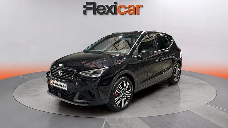 Usado Seat Arona FR 110 CV (80 kW) 2024 Negro SUV