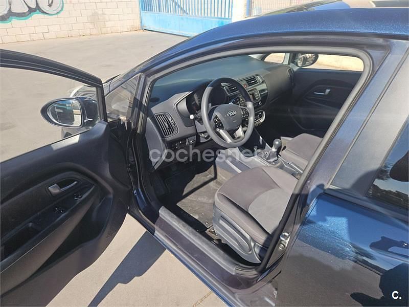 Usado Kia Rio 84 CV (61 kW) 2016 Azul Utilitario