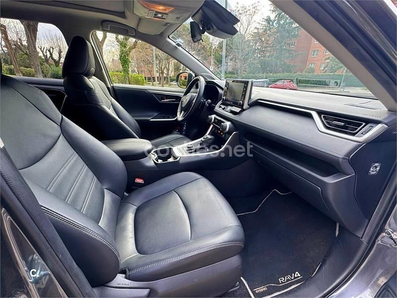 Usado Toyota RAV4 Hybrid Luxury 222 CV (163 kW) 2021 Gris / plata SUV