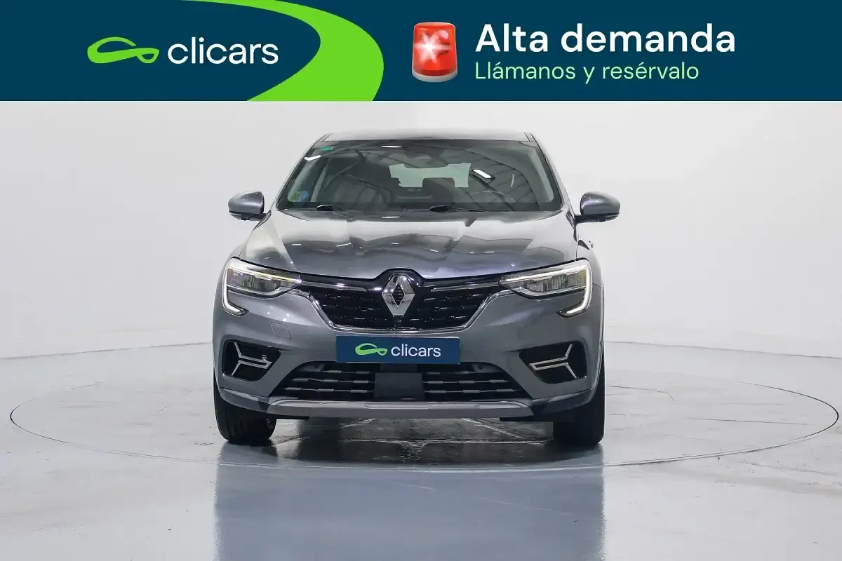 Usado Renault Arkana Zen 145 CV (106 kW) 2022 Gris / plata SUV