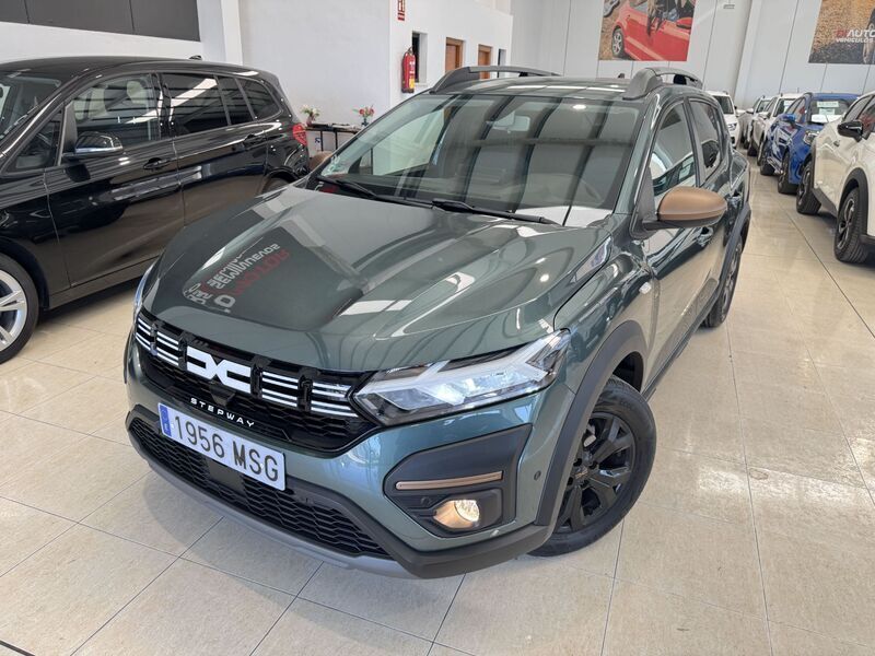 Verde Usado 2024 Dacia Sandero Extreme Utilitario | 18.899 € (Caro) - Imagen 1/4