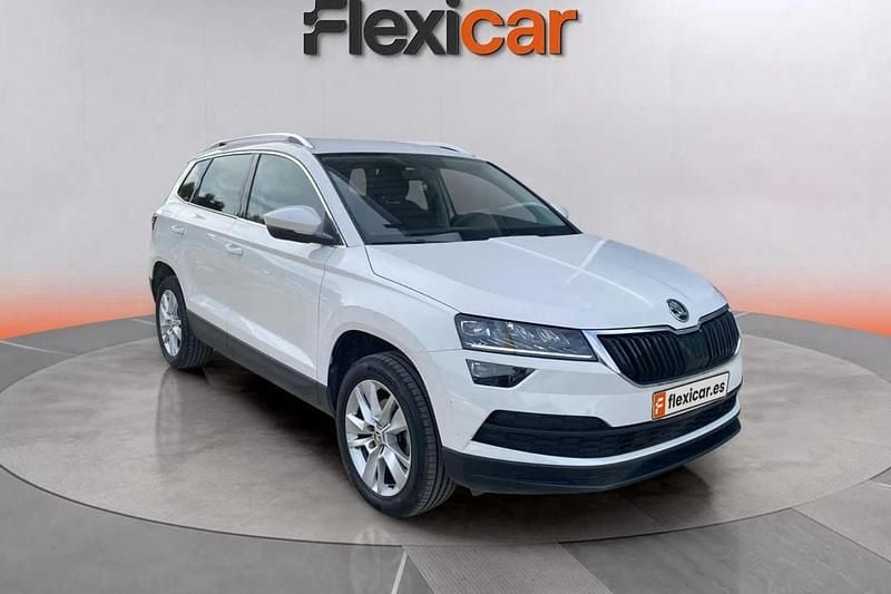 Blanco Usado 2021 Skoda Karoq Ambition SUV | 16.990 € (Buen precio) - Imagen 1/4