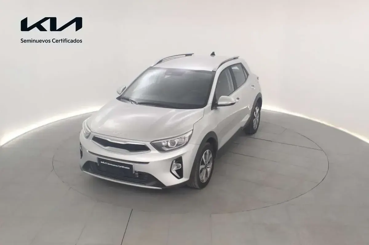 Usado Kia Stonic 99 CV (72 kW) 2025 Gris SUV
