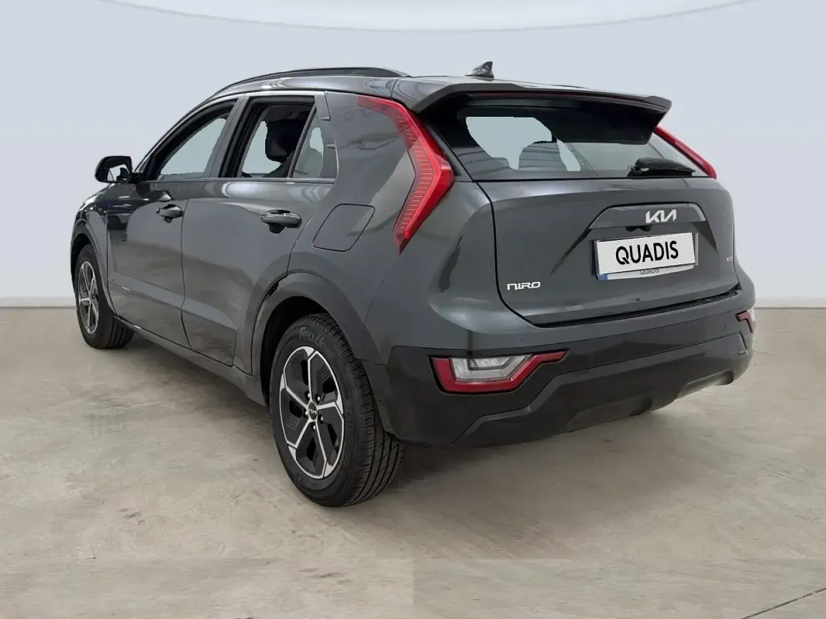 Usado Kia Niro 141 CV (103 kW) 2022 Gris SUV