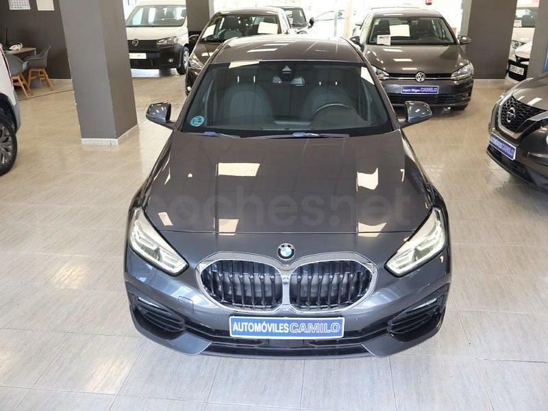 Usado BMW 118 150 CV (110 kW) 2021 Gris / plata Utilitario