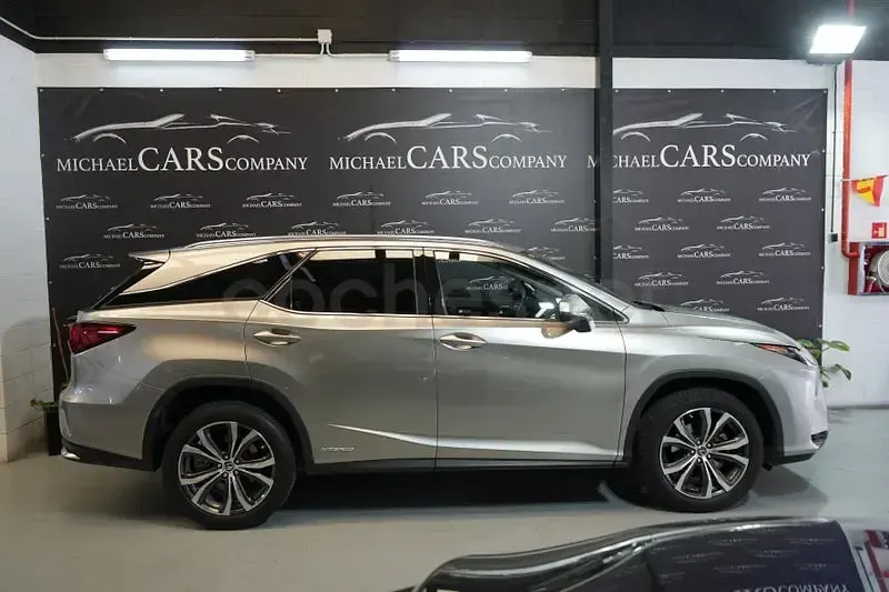 Usado Lexus RX450hL Executive Line 313 CV (230 kW) 2018 Gris / plata SUV