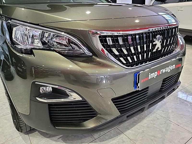 Usado Peugeot 3008 Active 131 CV (96 kW) 2018 Negro SUV