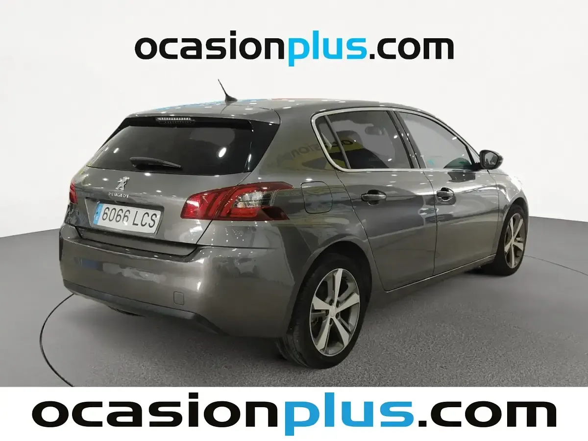 Usado Peugeot 308 Allure 130 CV (95 kW) 2019 Gris Berlina