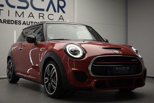 Usado Mini John Cooper Works 231 CV (169 kW) 2018 Rojo Utilitario