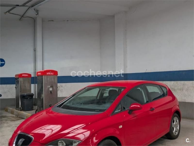 Rojo Usado 2008 Seat Leon Reference Berlina | 7300 € (Precio justo) - Imagen 1/4