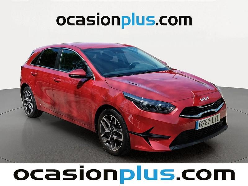 Usado Kia Ceed 120 CV (88 kW) 2022 Rojo Utilitario