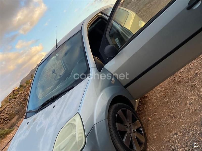 Azul Usado 2004 Ford Fiesta Trend Coupe | 1699 € (Precio justo) - Imagen 1/4