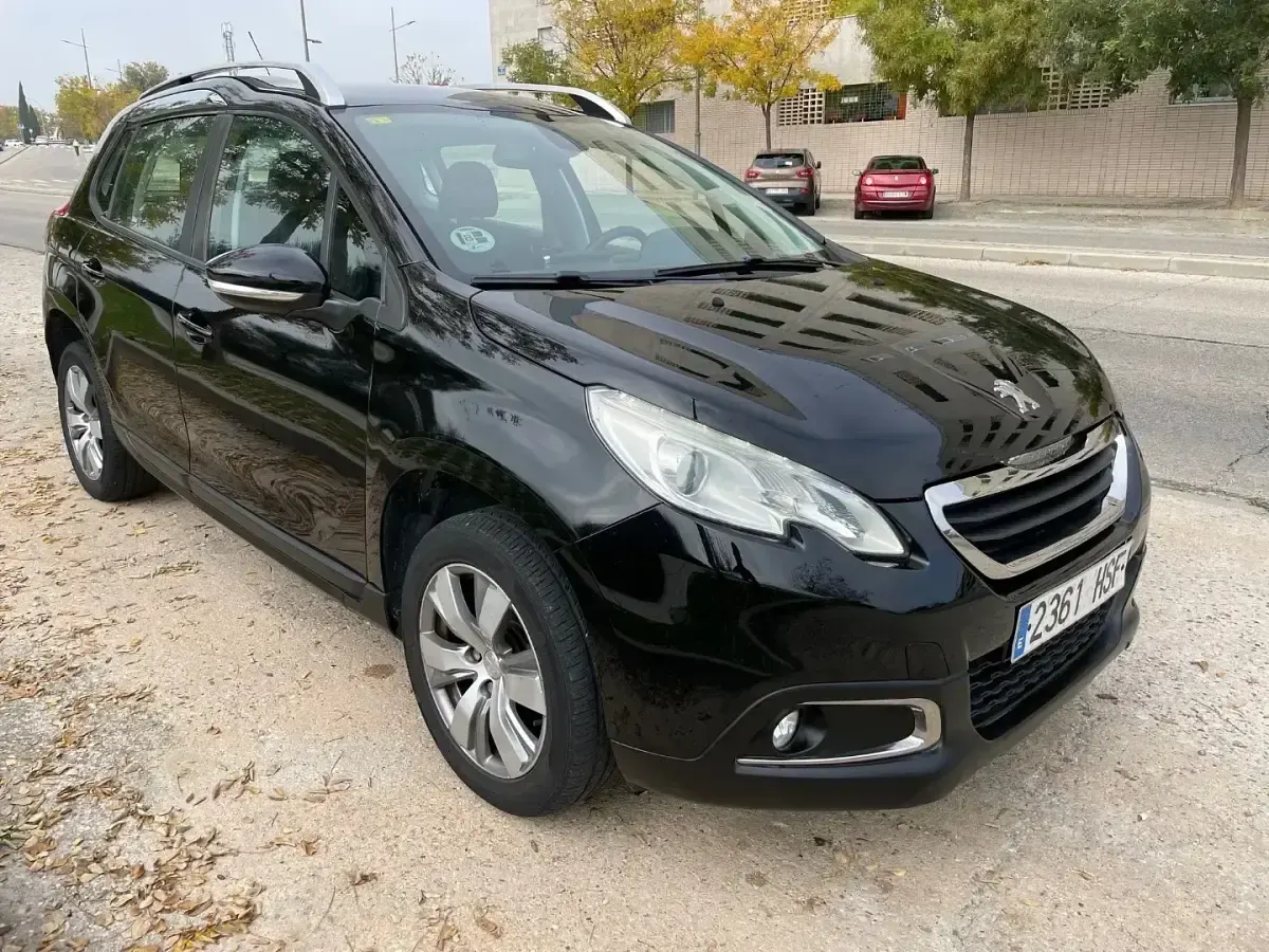 Usado Peugeot 2008 Allure 92 CV (67 kW) 2013 Negro SUV