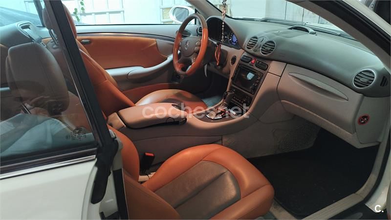 Usado Mercedes CLK270 Avantgarde 170 CV (125 kW) 2003 Blanco Coupe